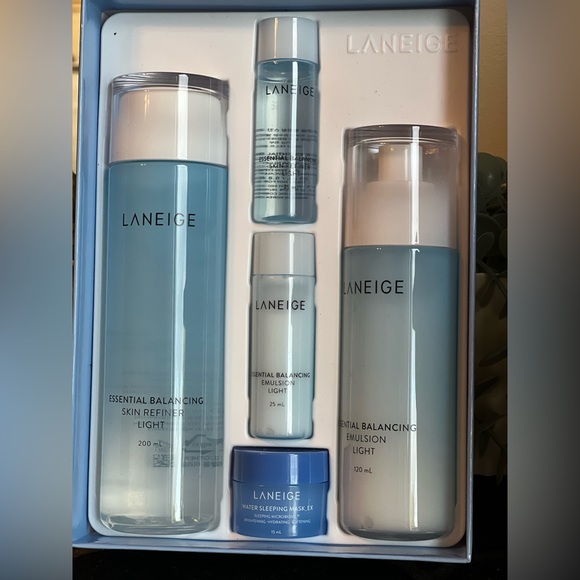 LANEIGE Essential Balancing Skincare Set - Picture 1 of 3